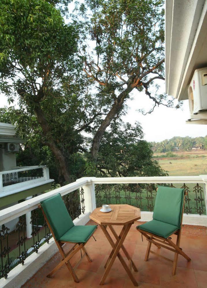White Square Nirvana, Parra Mapusa Ngoại thất bức ảnh