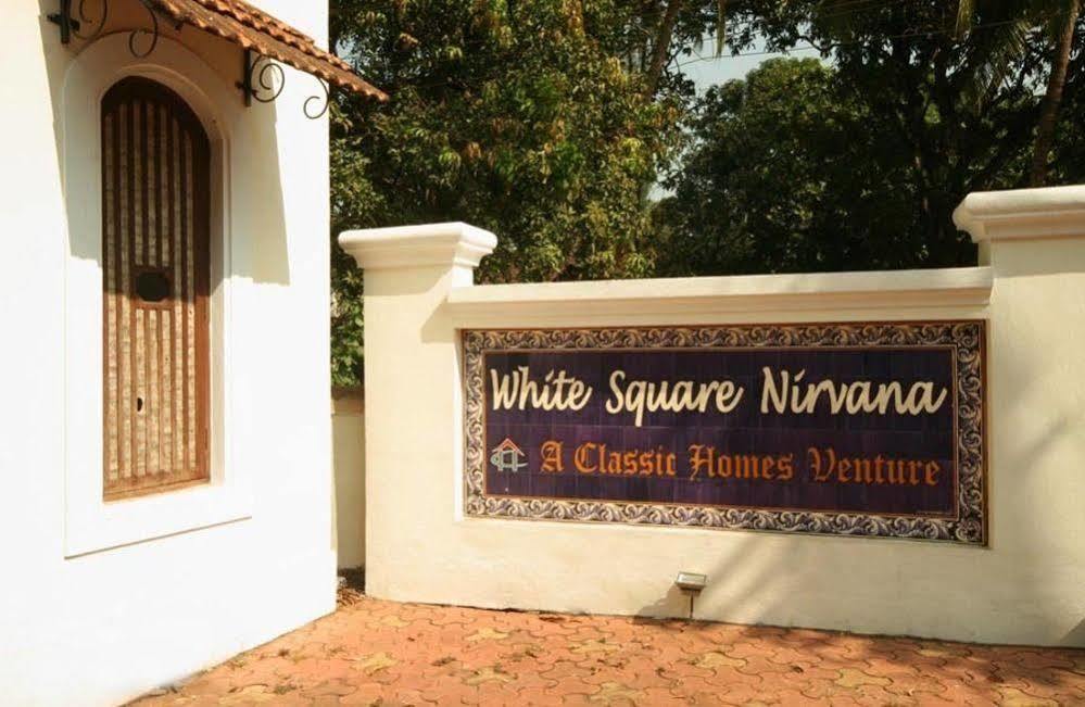 White Square Nirvana, Parra Mapusa Ngoại thất bức ảnh