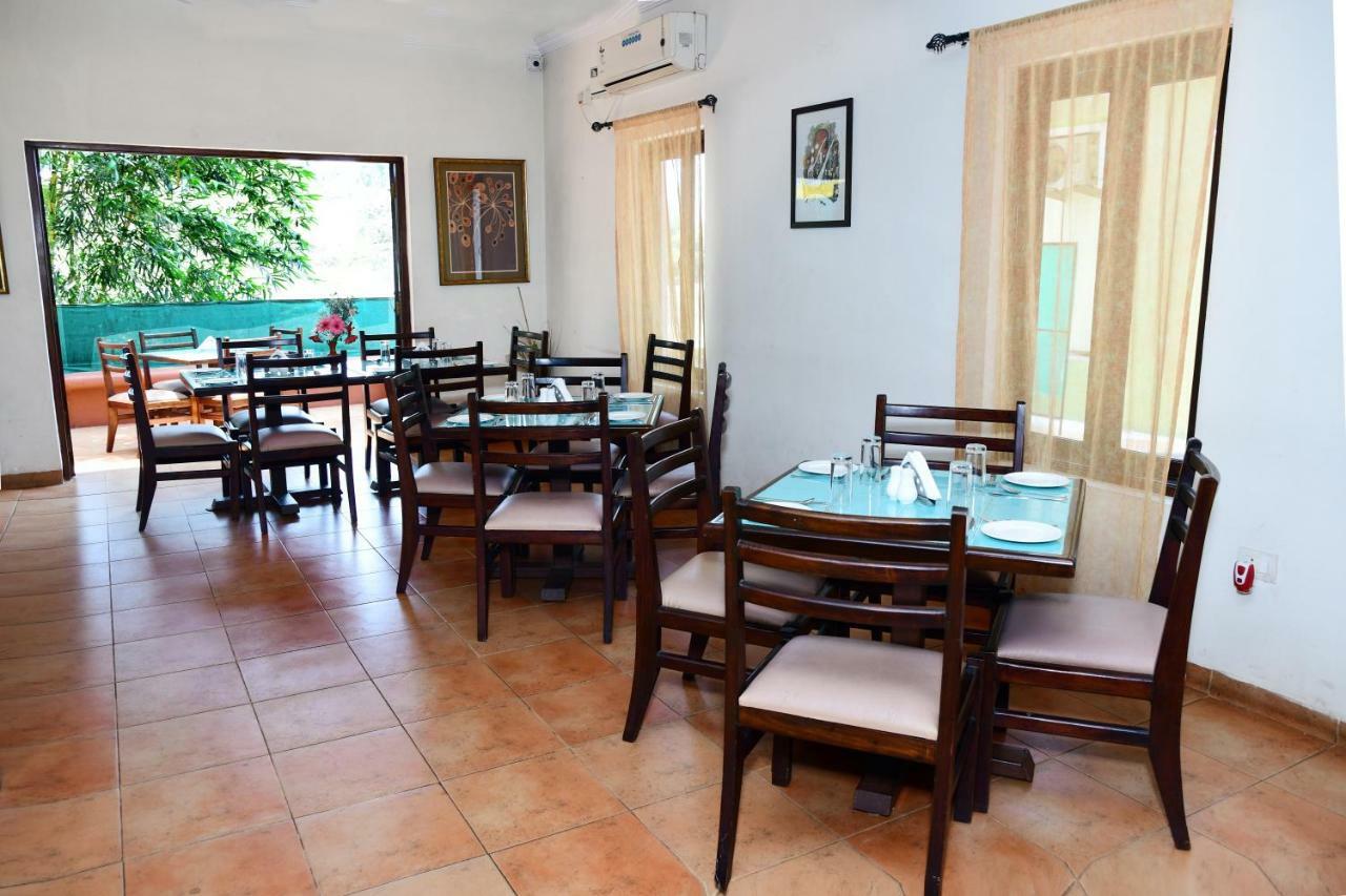 White Square Nirvana, Parra Mapusa Ngoại thất bức ảnh