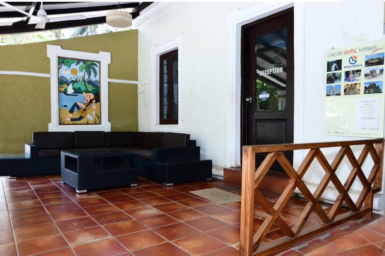 White Square Nirvana, Parra Mapusa Ngoại thất bức ảnh